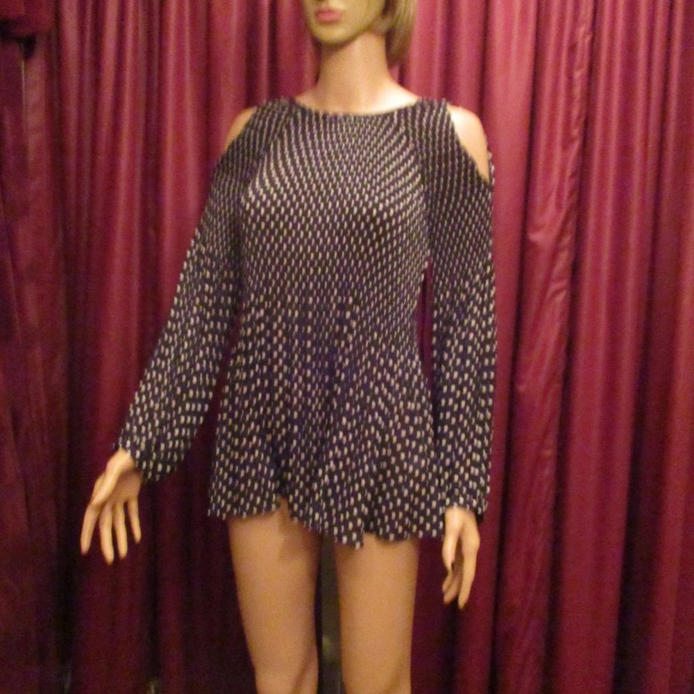 Ladies' Top; Black and White; Size S